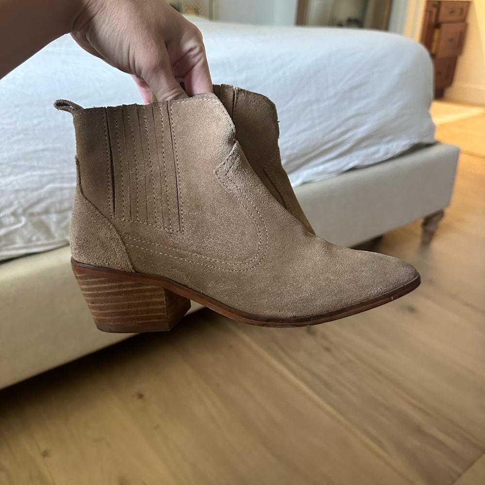Women's Tan Ankle Boots